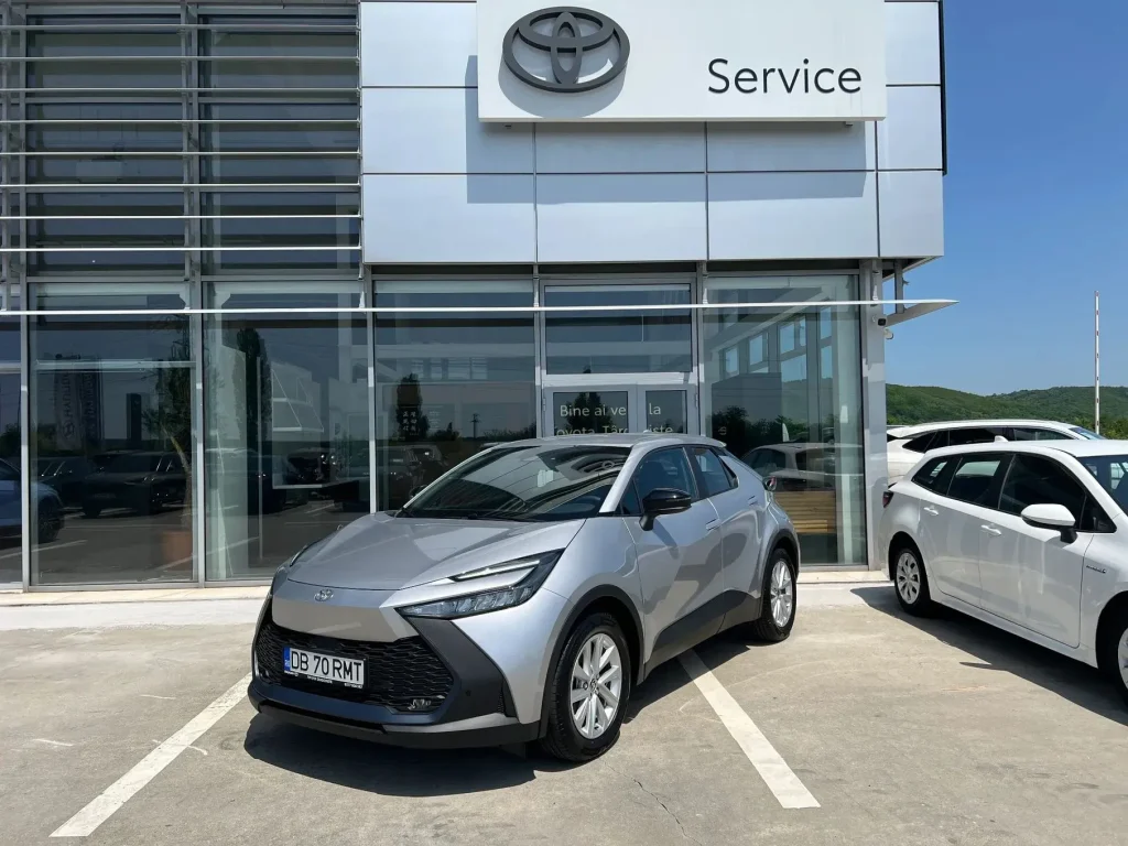 Showroom-ul Toyota Târgoviște, un nou reper al mobilității moderne și-a deschis porțile pentru pasionații de mașini sigure, elegante și în pas cu inovația