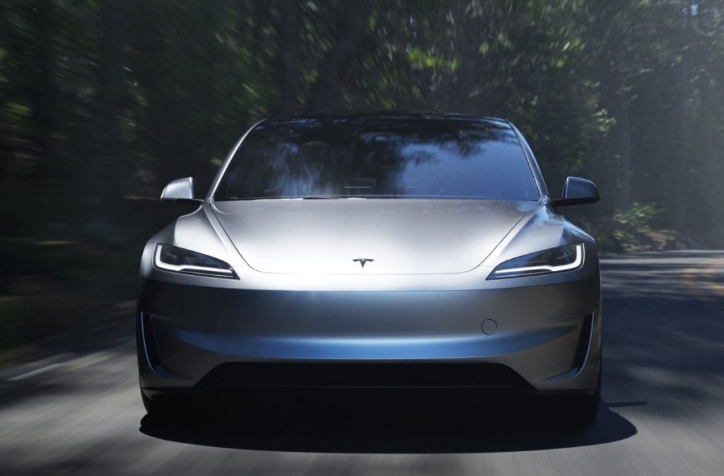 Tesla recrutează în România: Sistemul Full Self-Driving (FSD) se pregătește de drumurile noastre