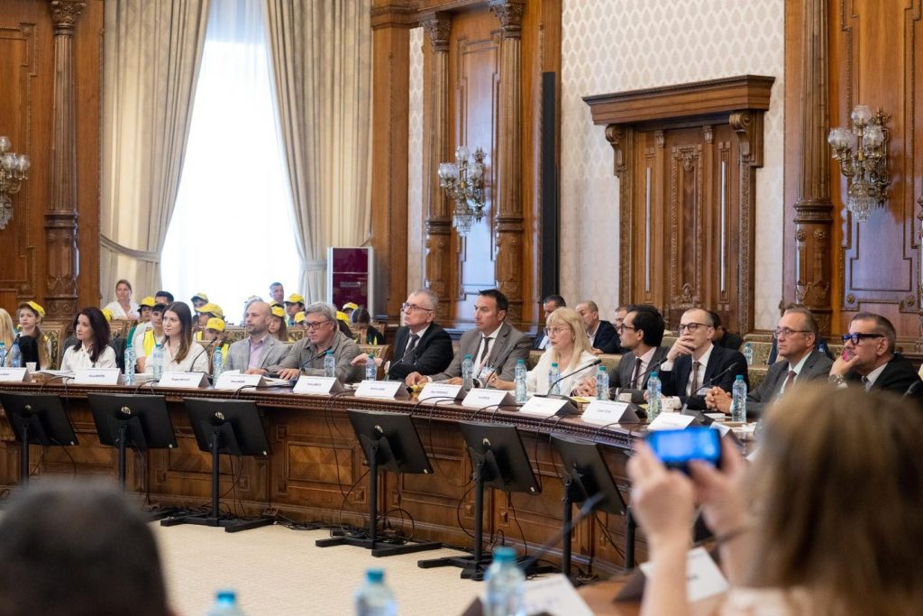 Aceeași stradă. Aceeași responsabilitate! Asociația EDUCATIS a participat la semnarea Pactului Național pentru Siguranță Rutieră